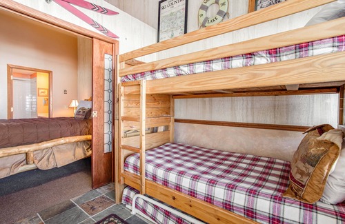 Silvercreek Condo | Mountain manor with fireplace, tennis, balcony, heated pool, & amazing view
