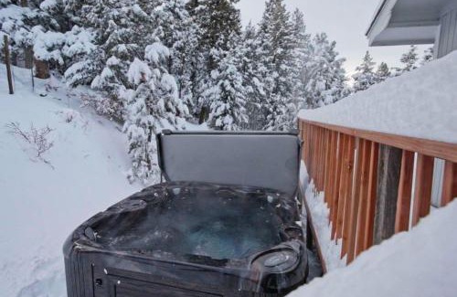 Doubleheader House | Mountain Top Getaway With A Hot Tub