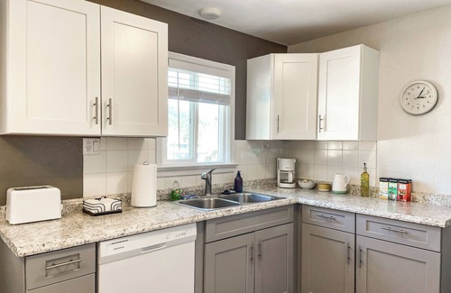 Woodland Park House | Mountain View Apartment Walk to main street