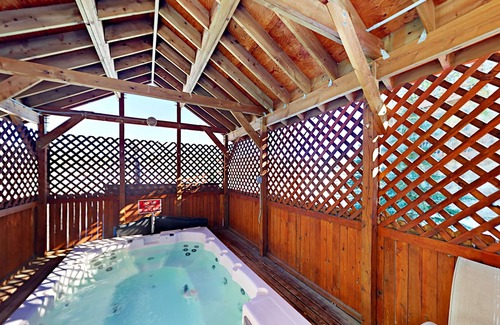 Fraser Condo | Mountain View Condo w/3 Balconies, Gas Fireplace, Shared Hot Tub & Ski Shuttle