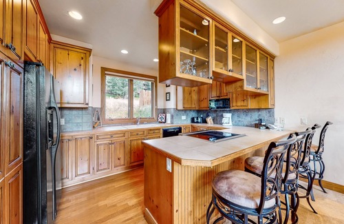Steamboat Springs House | Mountain-view townhouse near skiing with pool, hot tub, tennis, & gas fireplace