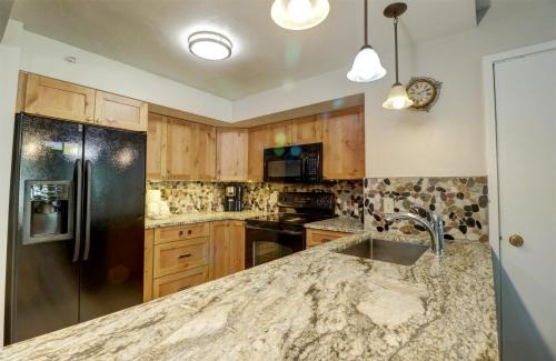 Copper Mountain Village Apartment | MP504 MP506H Mountain Plaza 2BR 3BA condo