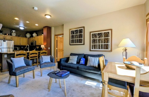 Mountain House Condo | Mtn views! Close to the Bike Path!