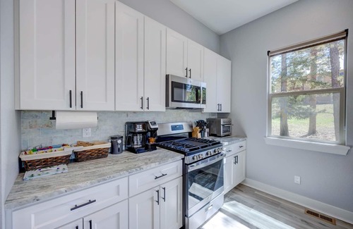 Woodland Park House | NEW BUILD w/EV CHARGER. Ice-melt system in driveway