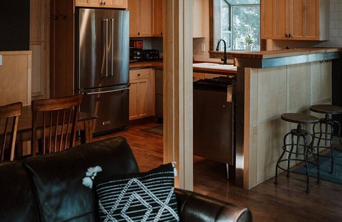Valley of the Sun House | New! Cute, clean and cozy nestled among the pines