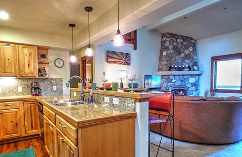 Steamboat Springs Condo | ⭐️ New Listings ⭐️ Updated LOFT + Gas Fireplace