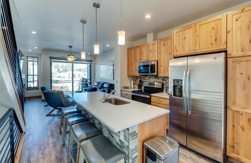 Winter Park House | New Luxury Villa #250 Near Resort With Rooftop Hot Tub & Great Views - FREE Activities & Equipment Rentals Daily