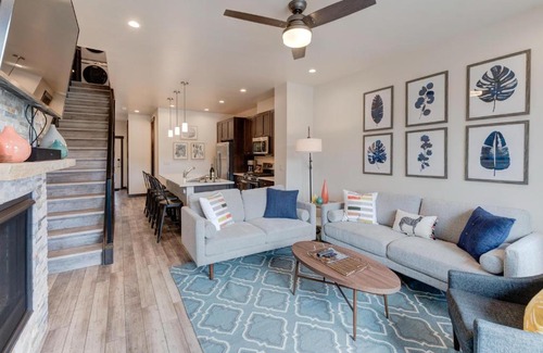 Winter Park House | New Luxury Villa #280 With Rooftop Hot Tub & Great Views - 500 Dollars Of FREE Activities & Equipment Rentals Daily