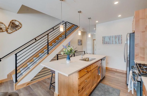 Winter Park House | New Luxury Villa #298 With Roof Top Hot Tub & Great Views - 500 Dollars Of FREE Activities & Equipment Rentals Daily