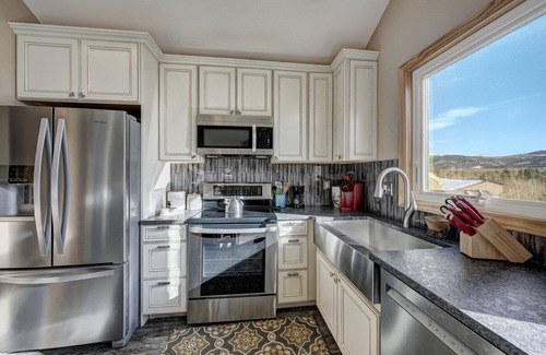 The Reserve House | New Mt Royal Retreat Near Downtown Frisco - Hot Tub & Breathtaking Views