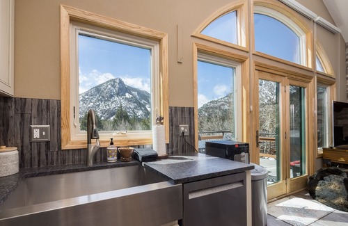 The Reserve House | New Mt Royal Retreat Near Downtown Frisco - Hot Tub & Breathtaking Views