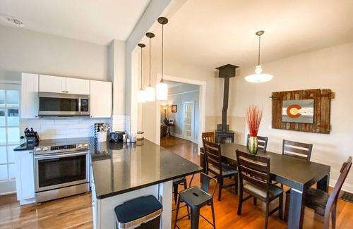 East Colorado Springs House | ★New★ Remodeled estate in upscale neighborhood