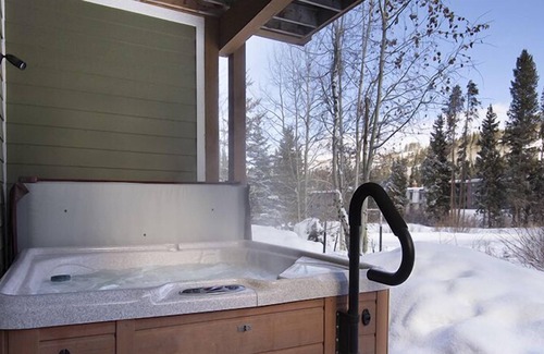 Winter Park House | New rental with Fraser river views, BBQ, private hot tub, 2 master suites