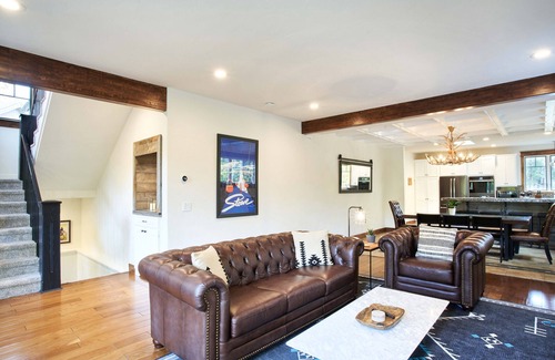 The Reserve House | NEW Spacious bright home. Stunning Mountain Views, Close to resorts and downtown