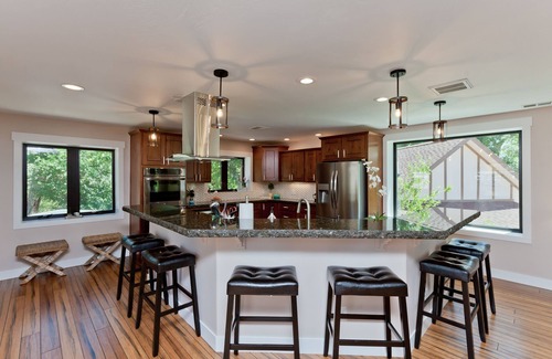 Grand Junction House | NEW! The Beatrice Estate (7-Bedroom) with Pool - Pets Allowed