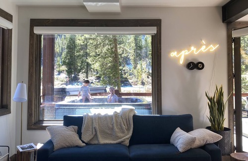 Lakeside Village House | NEW! Townhome | Private Hot Tub | Fire Pit | Keystone Lake | Close to Mountain