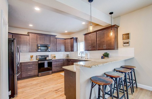 Colorado Springs House | NEW Westside Luxury: 5 min to Garden of the Gods, Manitou, Old Colorado City