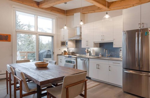 Vail Condo | NEWLY RENOVATED!-Mountainside Modern Penthouse Lodge-Lionshead Village Vail, Co