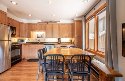 Copper Mountain Village Condo | Nice Ski-in/Walk-out condo, free wifi, & parking.
