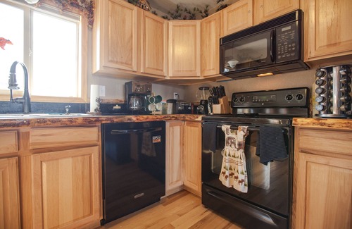 Alma House | No rental restrictions Hot Tub Retreat minutes to Breckenridge.