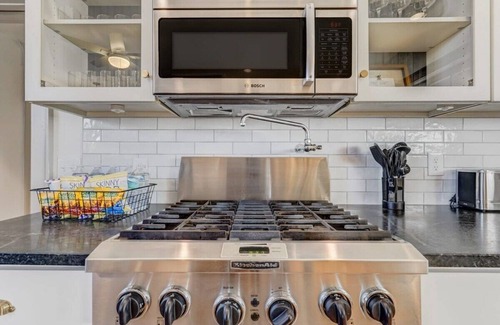 Old North End House | Noble Manor: Stylish Retreat w/Hot Tub & BBQ
