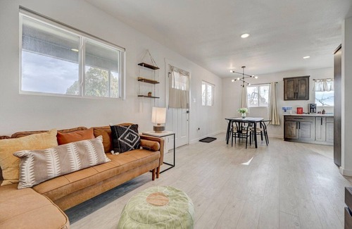Pueblo House | Norwich, Pueblo · Luxury & Spacious w Huge Garage