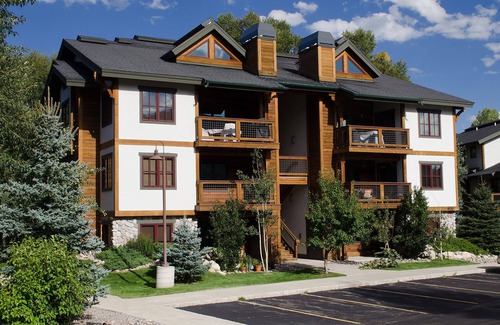 Steamboat Springs Condo | O1206 | Walk to Grocery Store | Free City Bus | Hot Tub