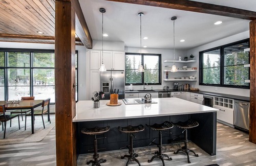 Breckenridge Park Estates House | Off Piste Place Home: Hot Tub, Nice Updates