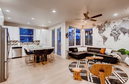 Old Town North House | Old Town Group Retreat - New to Brewery District!