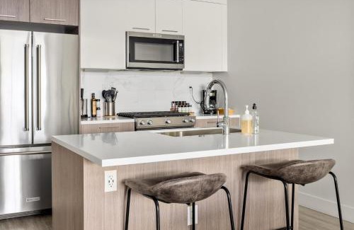 Highland House | On Cloud 9 - Curated Lifestyle Loft - Zuni Lofts