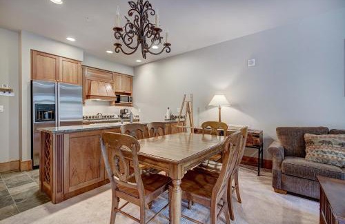 River Run Apartment | One-Bedroom Apartment