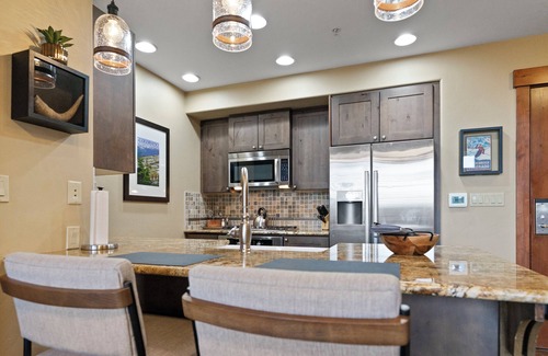 Boulder Ridge Apartment | One Ski Hill Peak 8 Luxury Ski-In/Ski-Out Studio Breckenridge