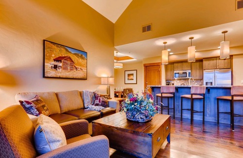 Peak 8 Condo | One Ski Hill Penthouse: Ski-in/Out, A/C, Swimming Pool, Bowling, Shuttle