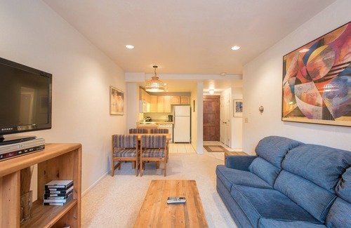 Copper Mountain Village Condo | Outdoor pool, free wifi, free parking at building, ski in-center village.