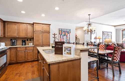 Beaver Creek Condo | Oxford Court 210 - Upscale Mountain Elegance