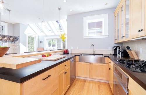Telluride House | PACIFIC PLACE - A luxury condo in town w/ amazing views & walk-to-ski