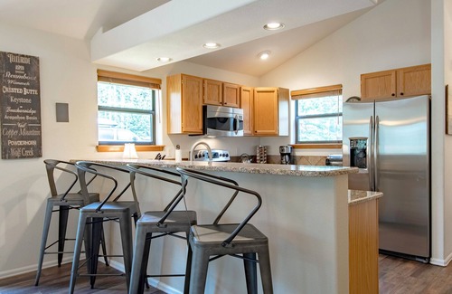 Peak 8 House | Park Forest Moose Pad Townhome: Hot Tub, On Shuttle Route