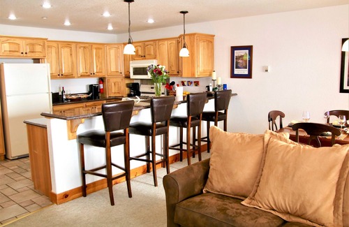 Grand Lake House | Peaceful,Lakeview on Lake Granby,Hot Tub,3 decks,10min RMNP & grand lk,BBQ Grill