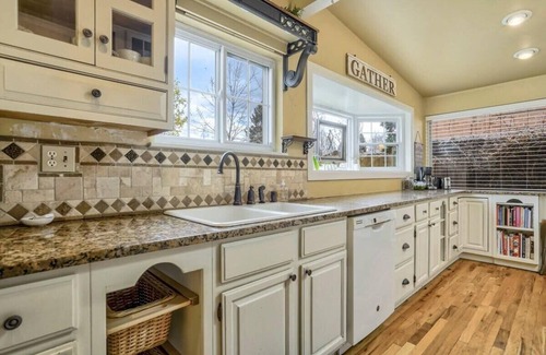 East Colorado Springs House | Peach House | Adventure Haven | Dog Friendly/BBQ