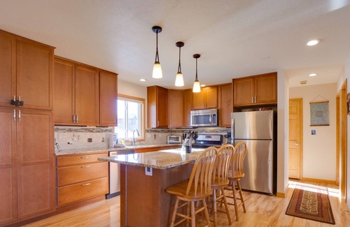 Summit Cove House | Pet Friendly Duplex with Lake and Mountain Views!
