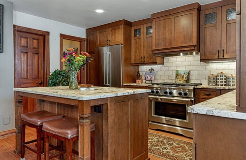 Highland Meadows House | Pet Friendly Luxury Home with Private Hot Tub + Woodburning Fireplace