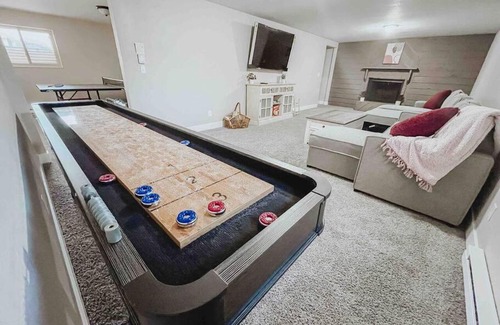 Briargate House | PET FRIENDLY/PING PONG/GAME ROOM!FAMILY GATHERING
