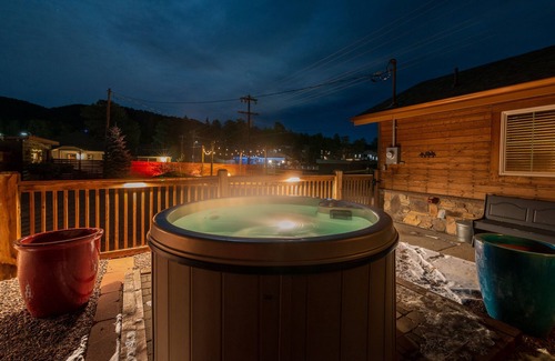 Woodland Park Cabin | Pikes Peak Cabin Above the Clouds - Dog Friendly
