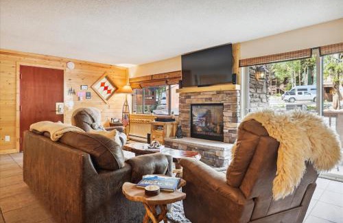 Four O'Clock Apartment | Pine Ridge 15A condo