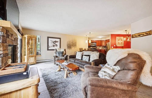Four O'Clock Condo | Pine Ridge 15A: Great Location - Ski-in Property