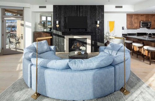 Avon Condo | Pop Art Villa Riverfront | Panorama Residence