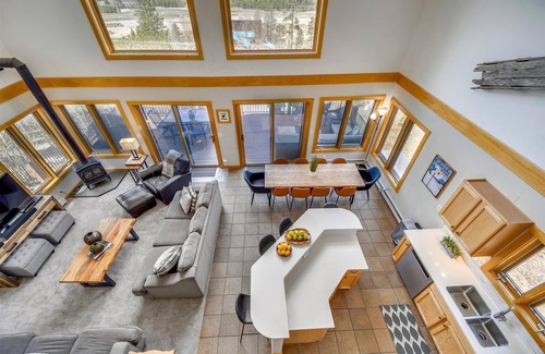 Breckenridge House | Powder Moose Villa-Stunning Mountain Views from this Private Home with Hot Tub!