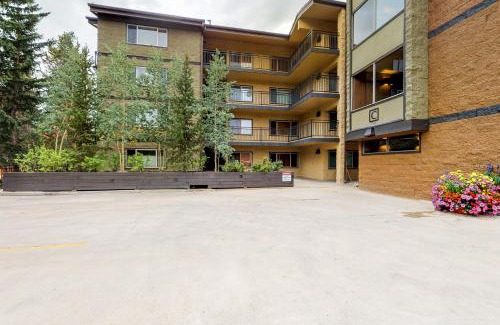 Peak 9 Apartment | Powderhorn Corner