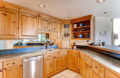 Peak 9 Condo | Powderhorn Penthouse Slopeview Condo: Views, Easy Slope/Town Access