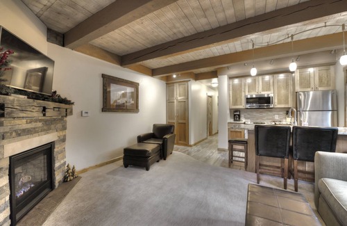 Peak 9 Condo | Prime Location <> Beautiful Interior <> Heated Floors <> 90 Steps to Lift & Town